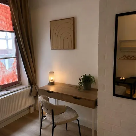 Charming & Cozy 3 In Center With Wifi